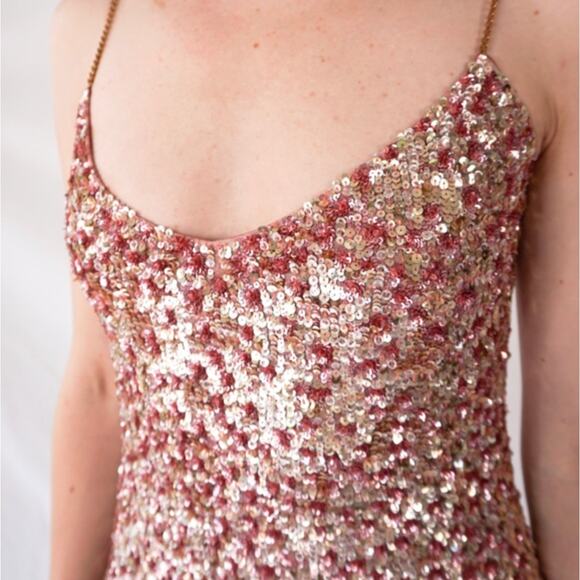 h:ours | NWT Vega Dress in Quartz Rose Gold Sequined Open Back Mini Dress L - Picture 3 of 15